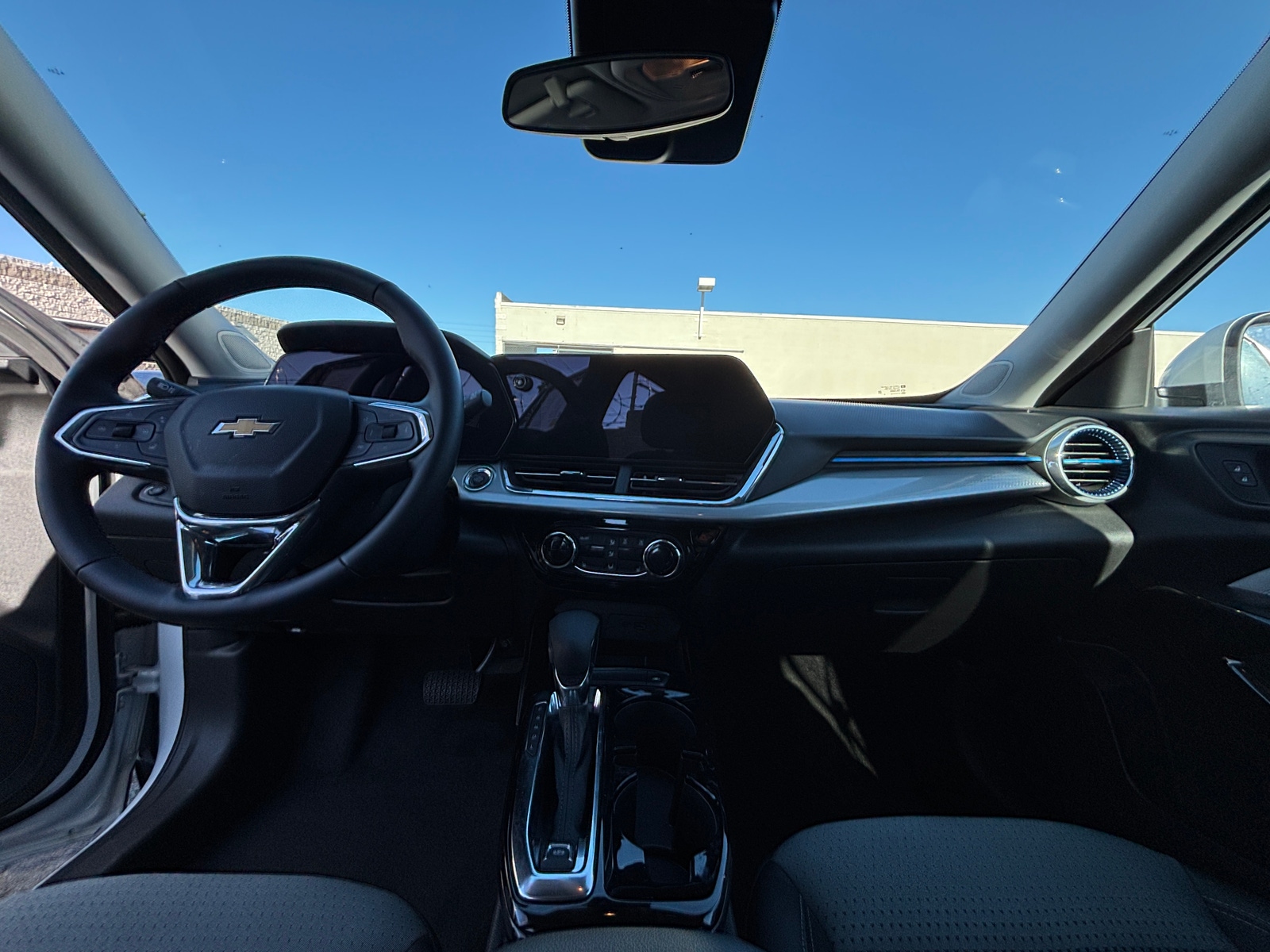 Thumbnail: 2025 Chevrolet Trax - 3