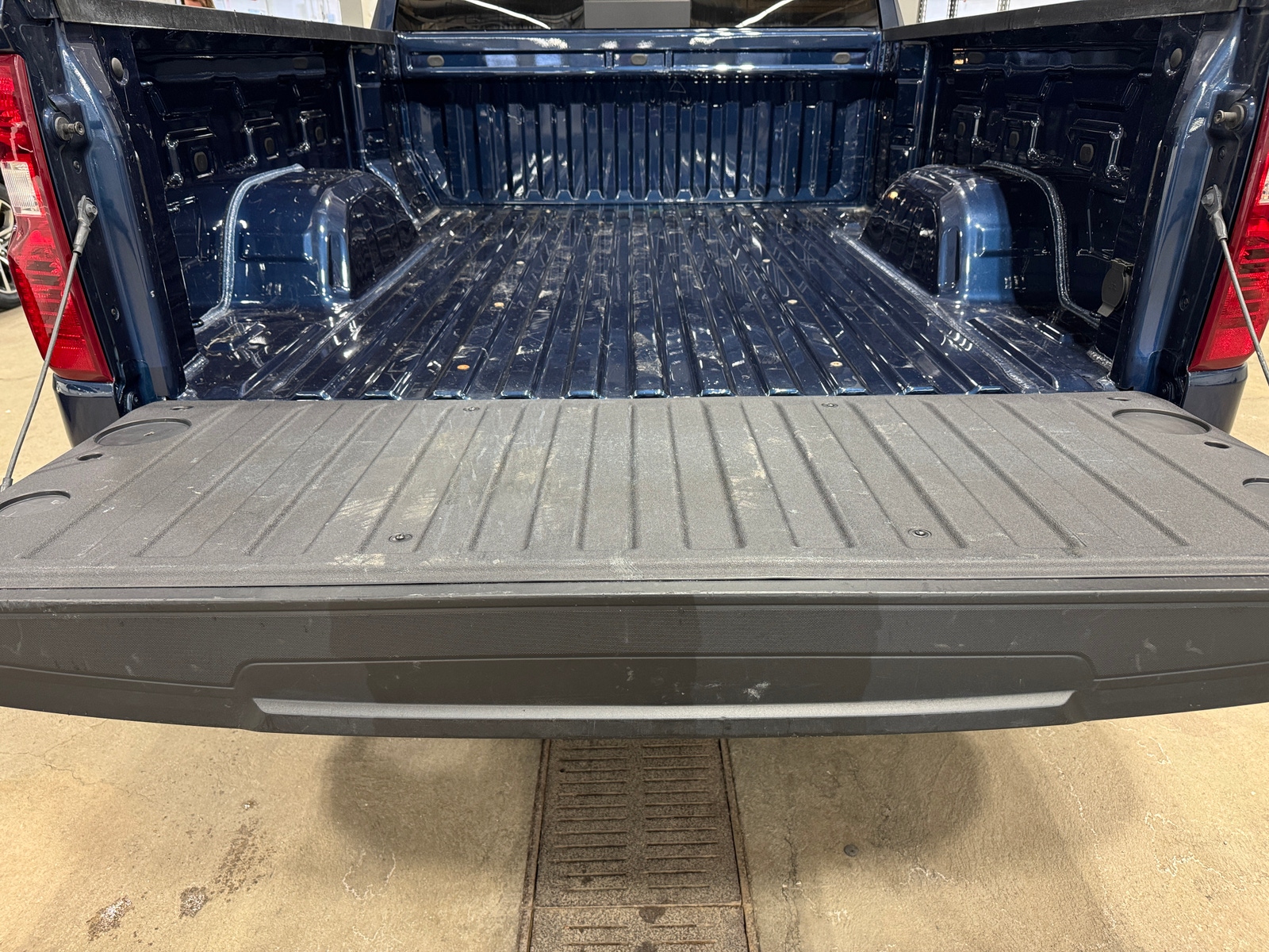 Thumbnail: 2023 Chevrolet Silverado 1500 - 7