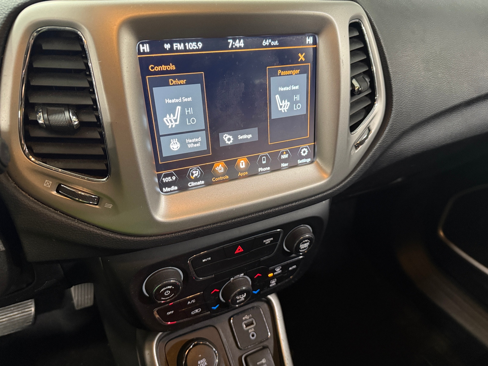 Thumbnail: 2020 Jeep Compass - 4