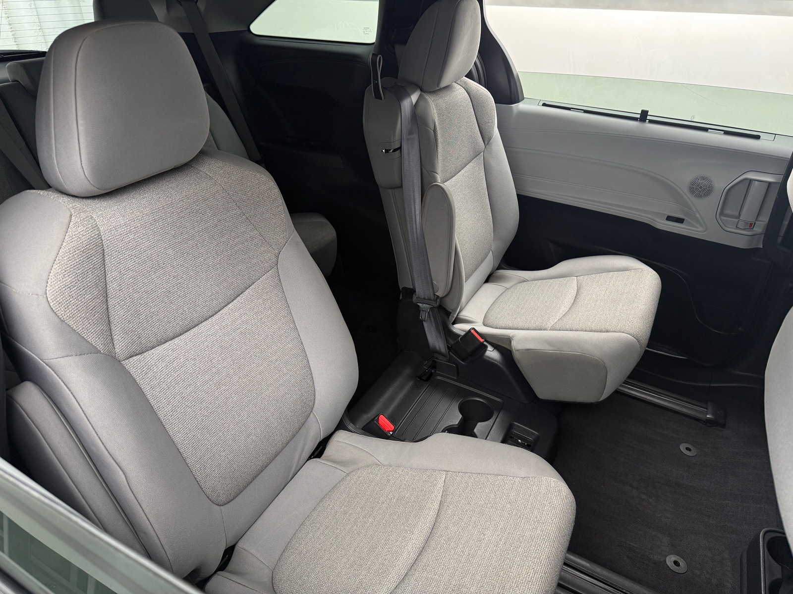 Thumbnail: 2025 Toyota Sienna - 6