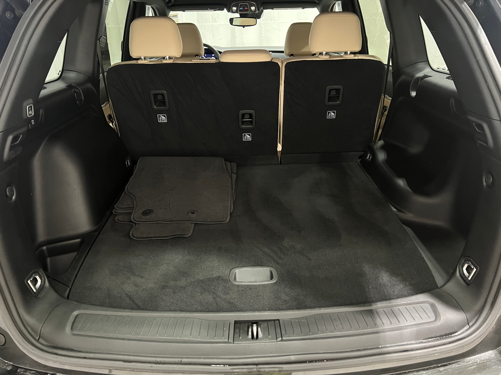 Thumbnail: 2023 Jeep Grand Cherokee - 6