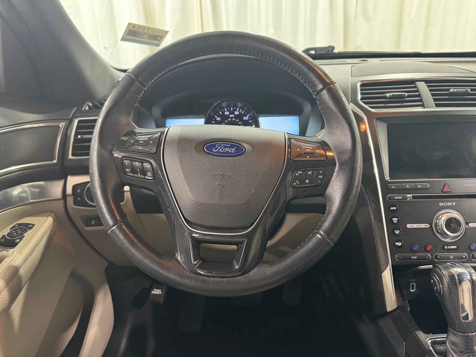 Thumbnail: 2018 Ford Explorer - 4