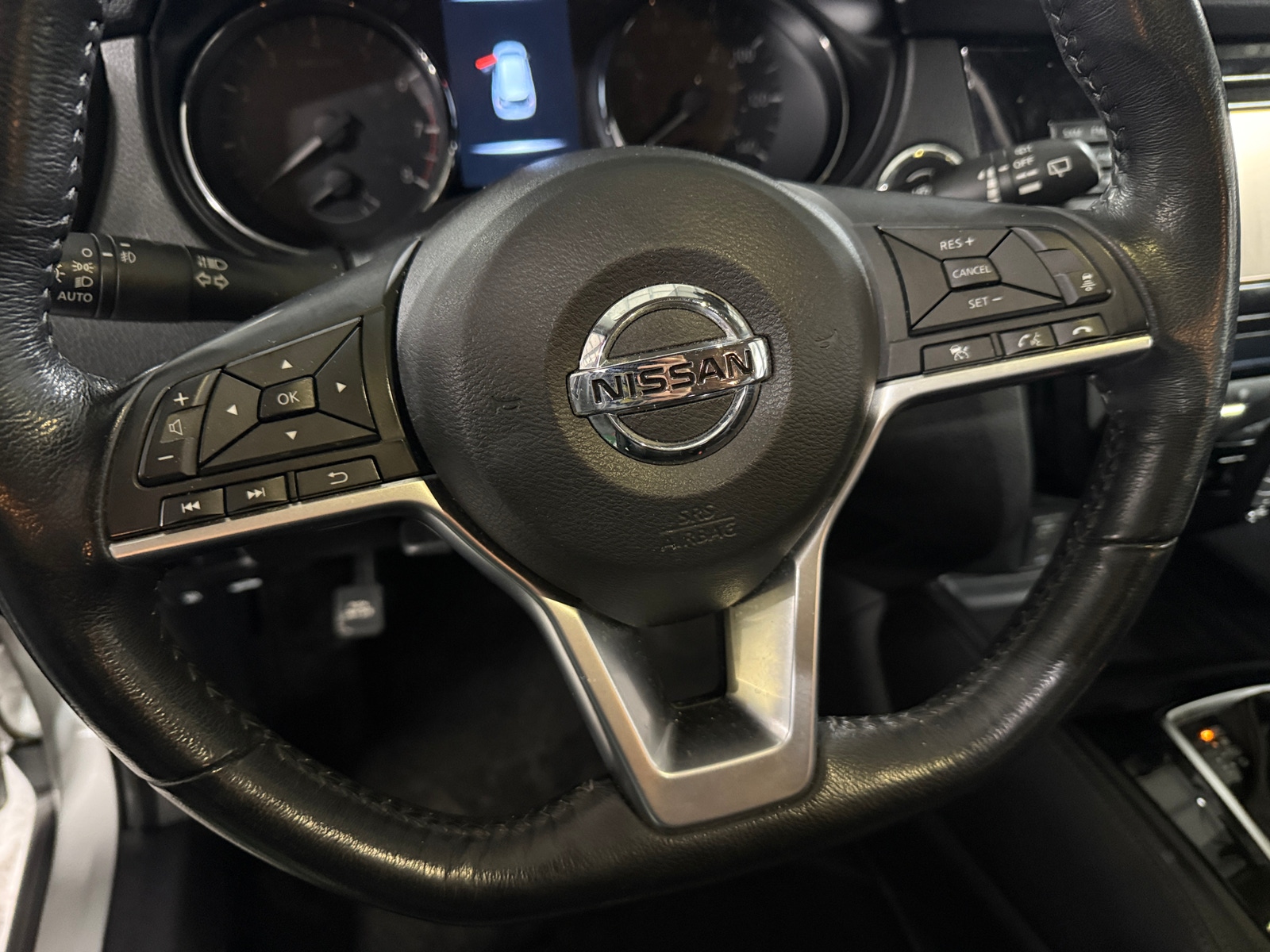 Thumbnail: 2017 Nissan Rogue - 4