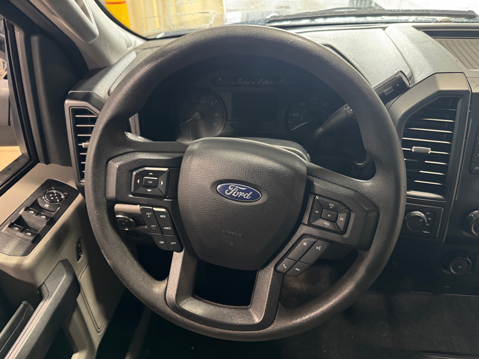 Thumbnail: 2019 Ford Econoline - 5