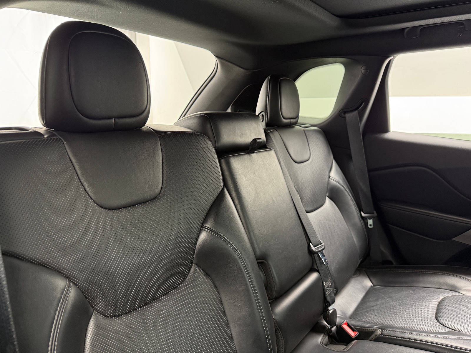 Thumbnail: 2020 Jeep Cherokee - 5