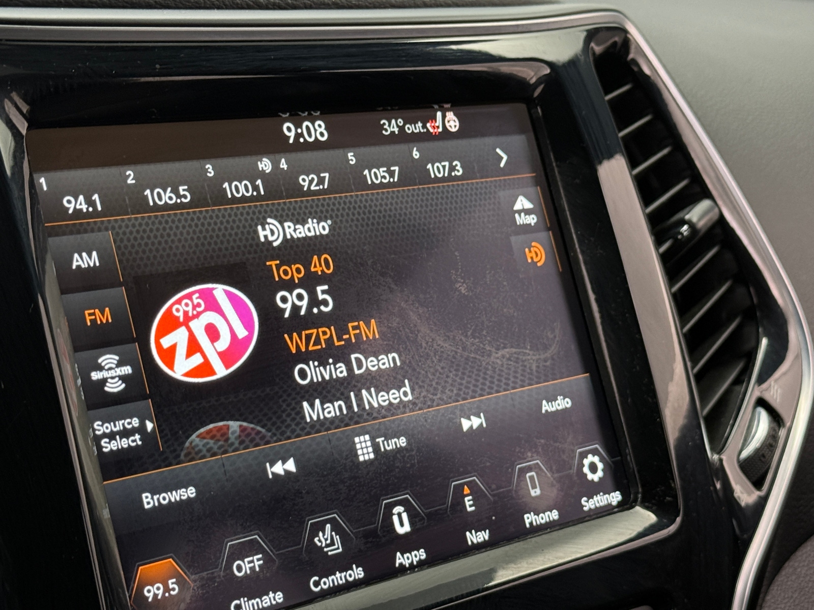 Thumbnail: 2020 Jeep Cherokee - 3