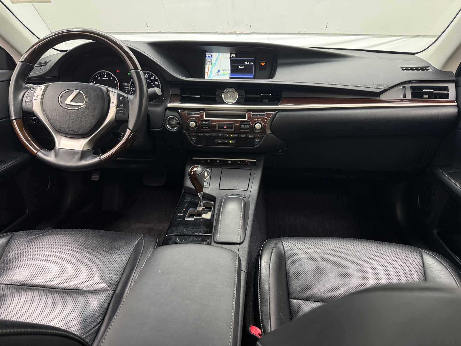 Thumbnail: 2014 Lexus ES - 2