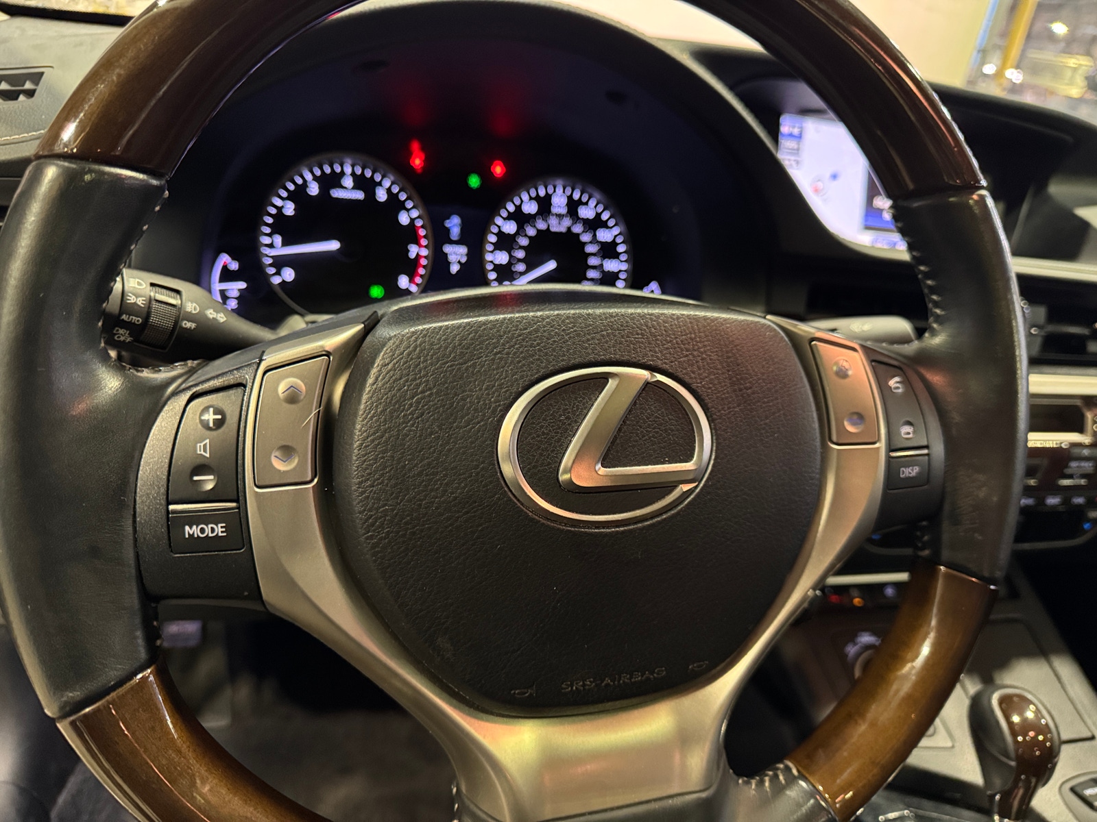 Thumbnail: 2014 Lexus ES - 4