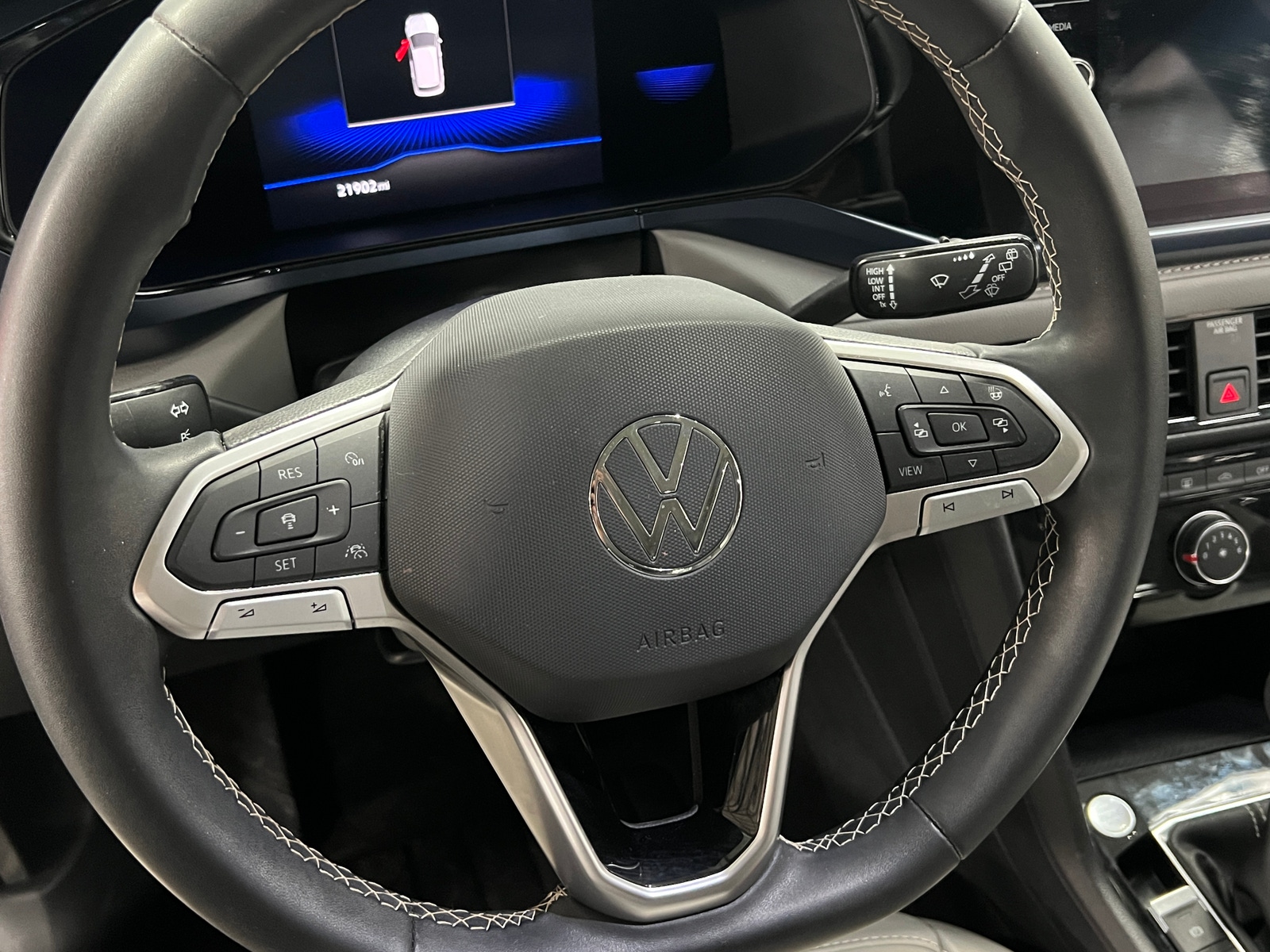 Thumbnail: 2023 Volkswagen Taos - 4