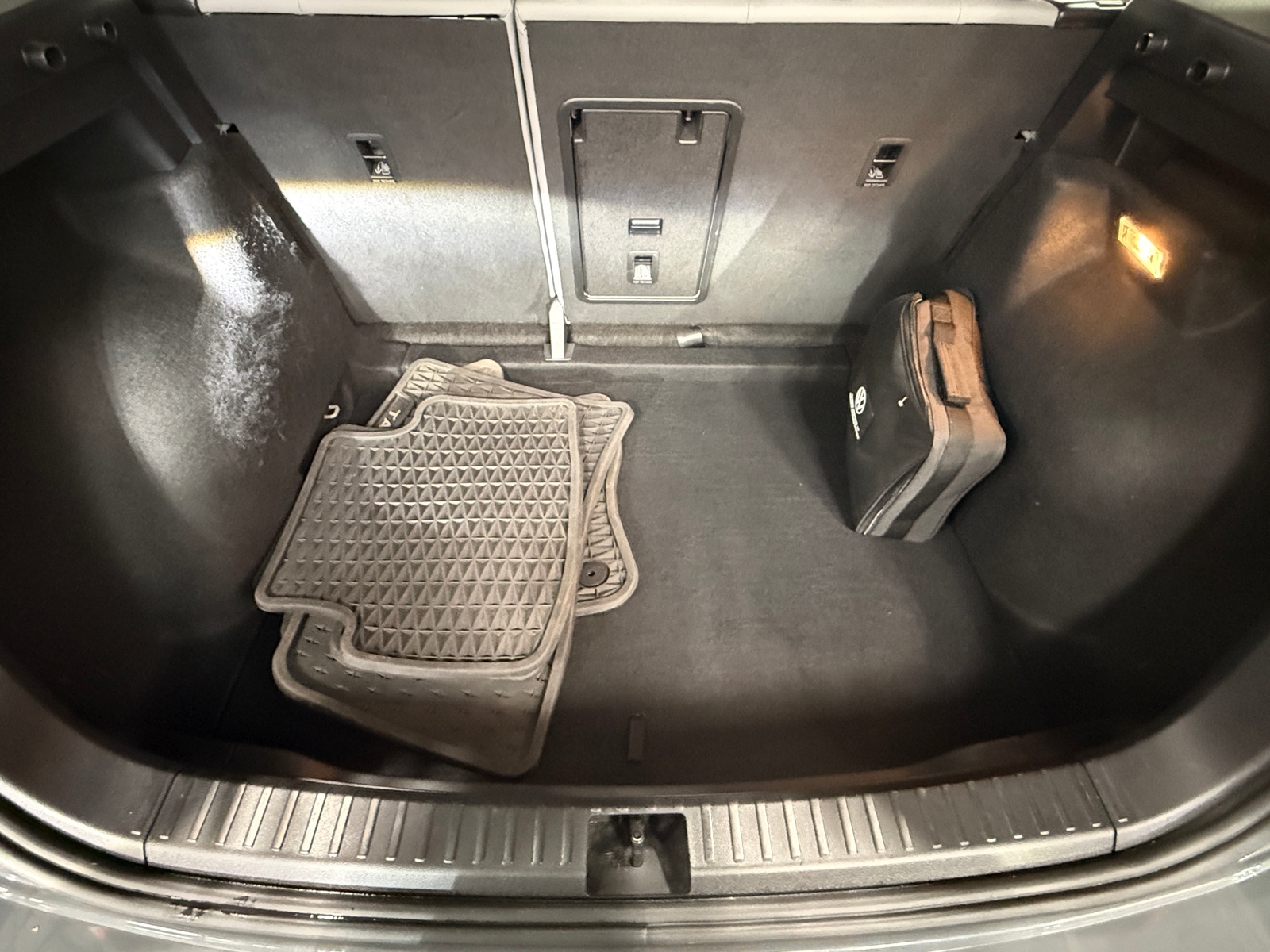 Thumbnail: 2023 Volkswagen Taos - 6