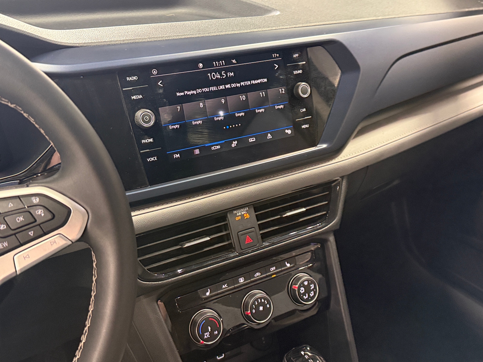 Thumbnail: 2023 Volkswagen Taos - 3