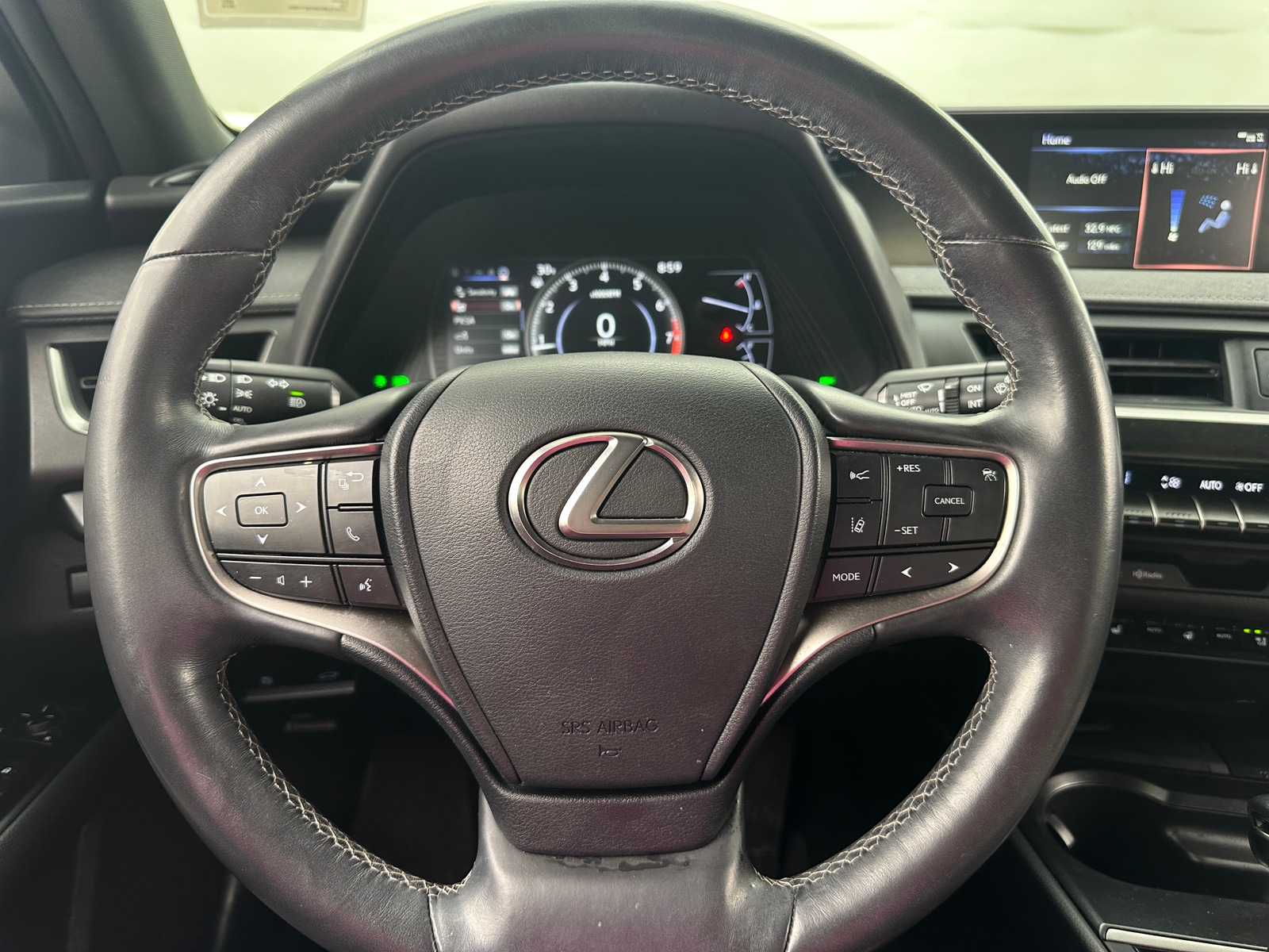 Thumbnail: 2019 Lexus UX - 4