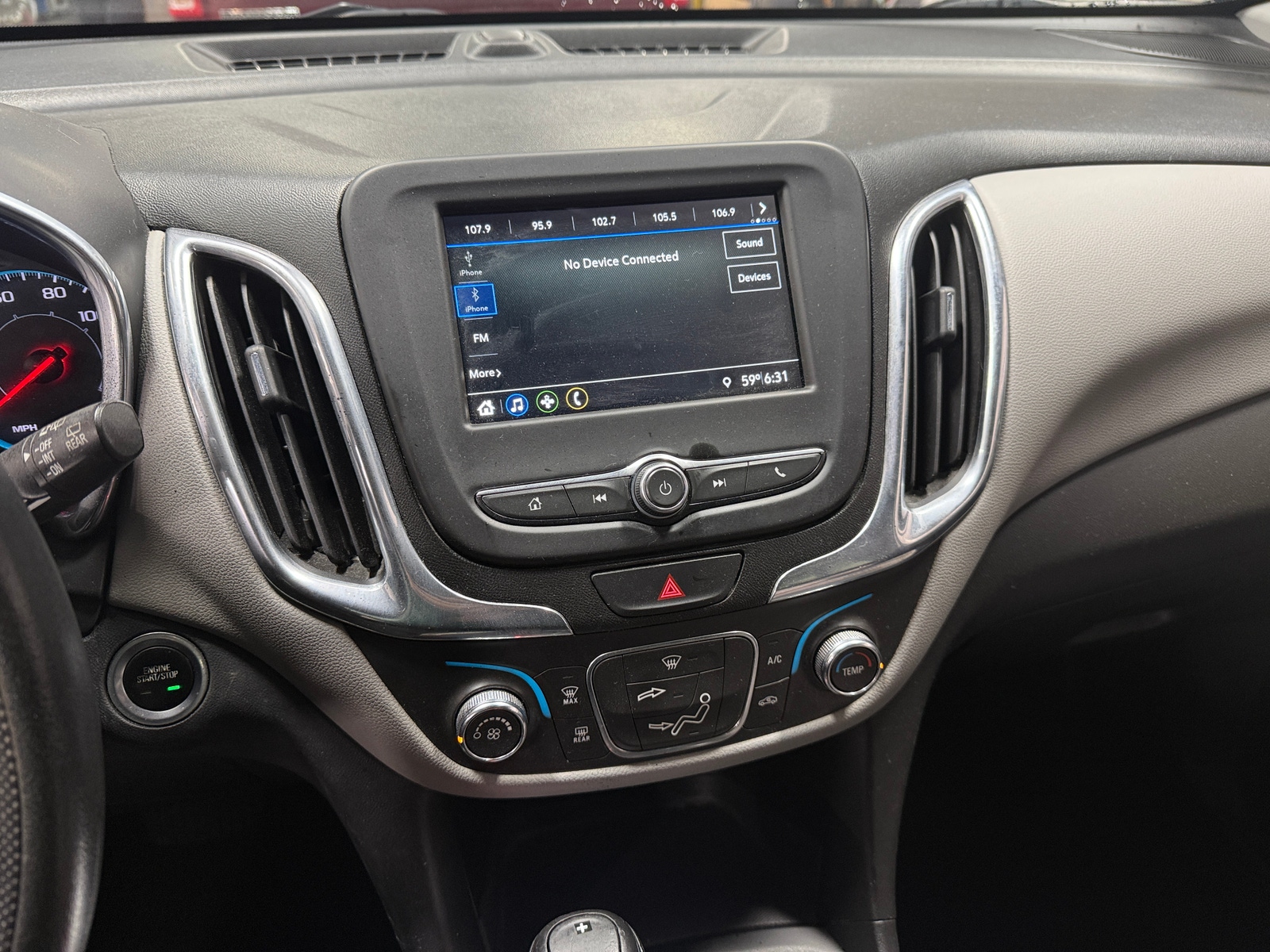 Thumbnail: 2019 Chevrolet Equinox - 4