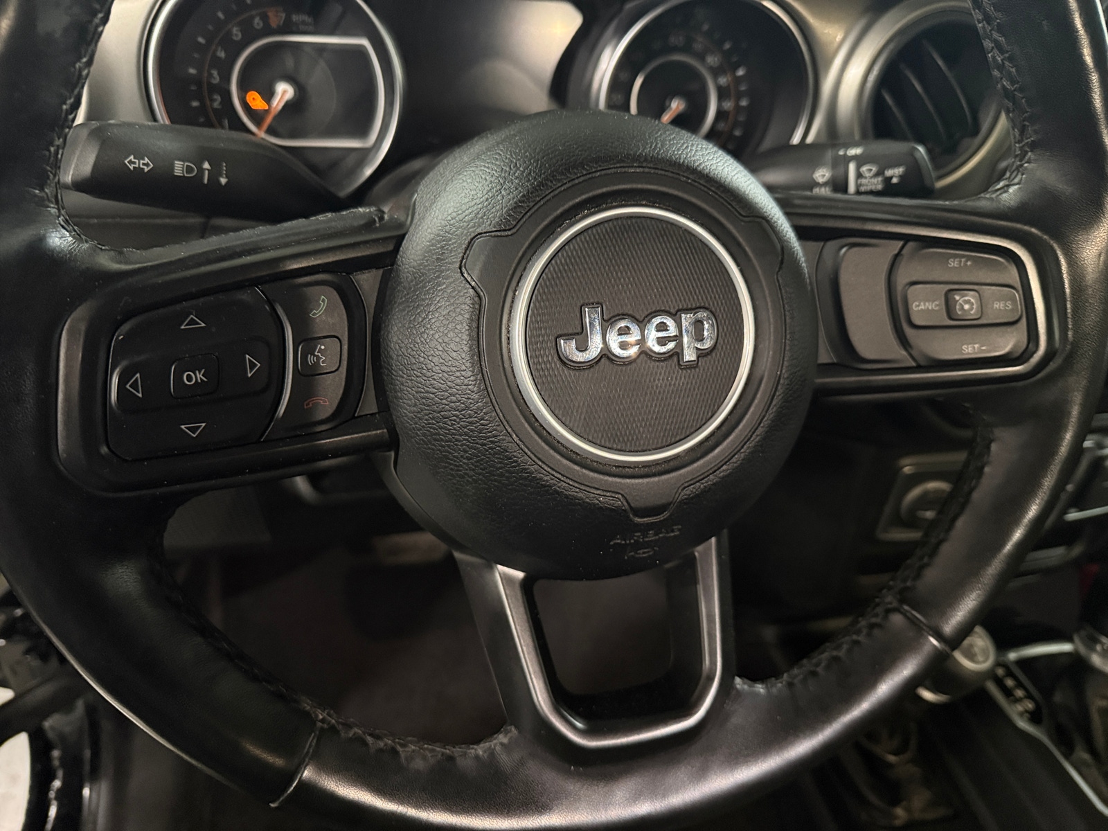 Thumbnail: 2021 Jeep Gladiator - 5