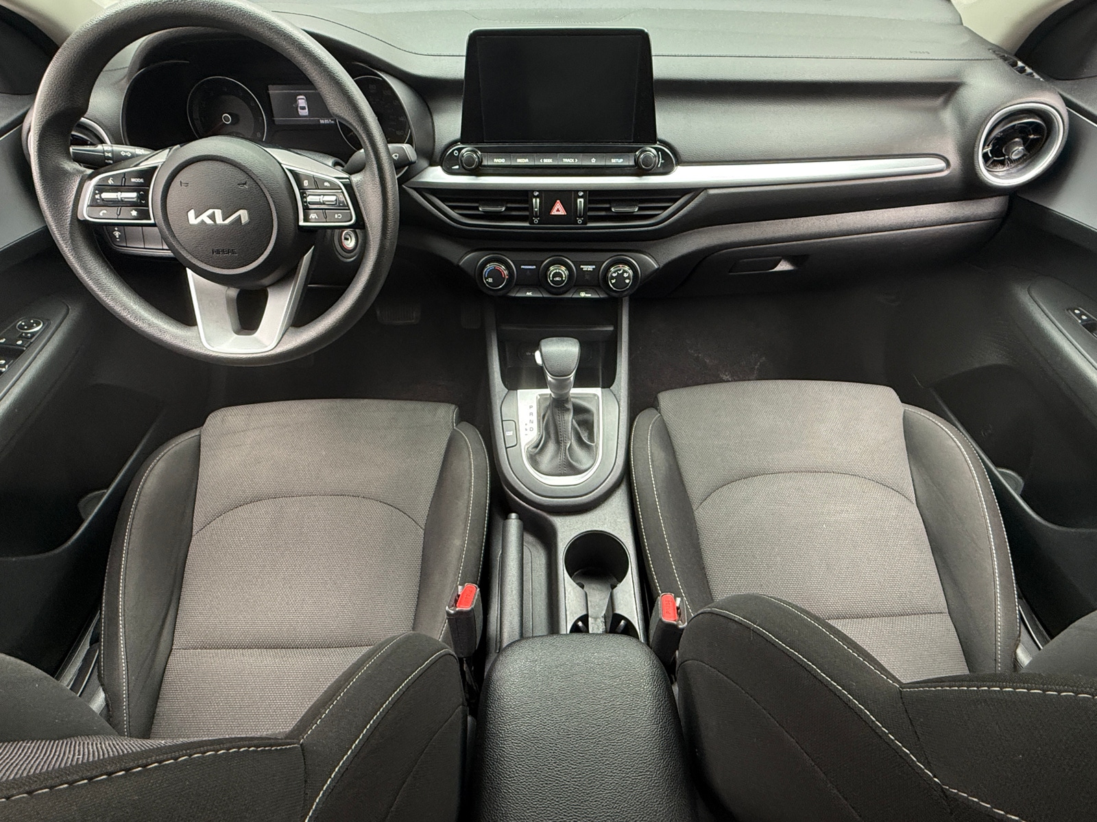 Thumbnail: 2024 Kia Forte - 3