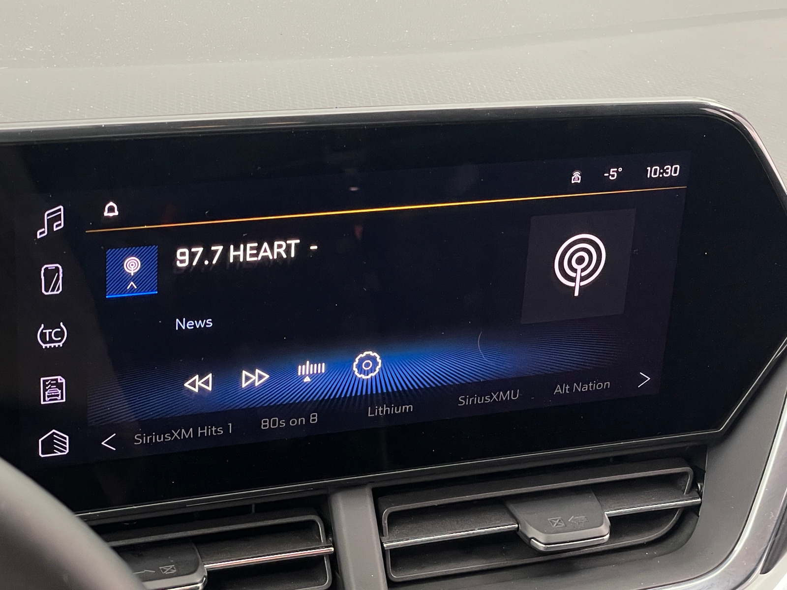 Thumbnail: 2025 Chevrolet Trax - 4