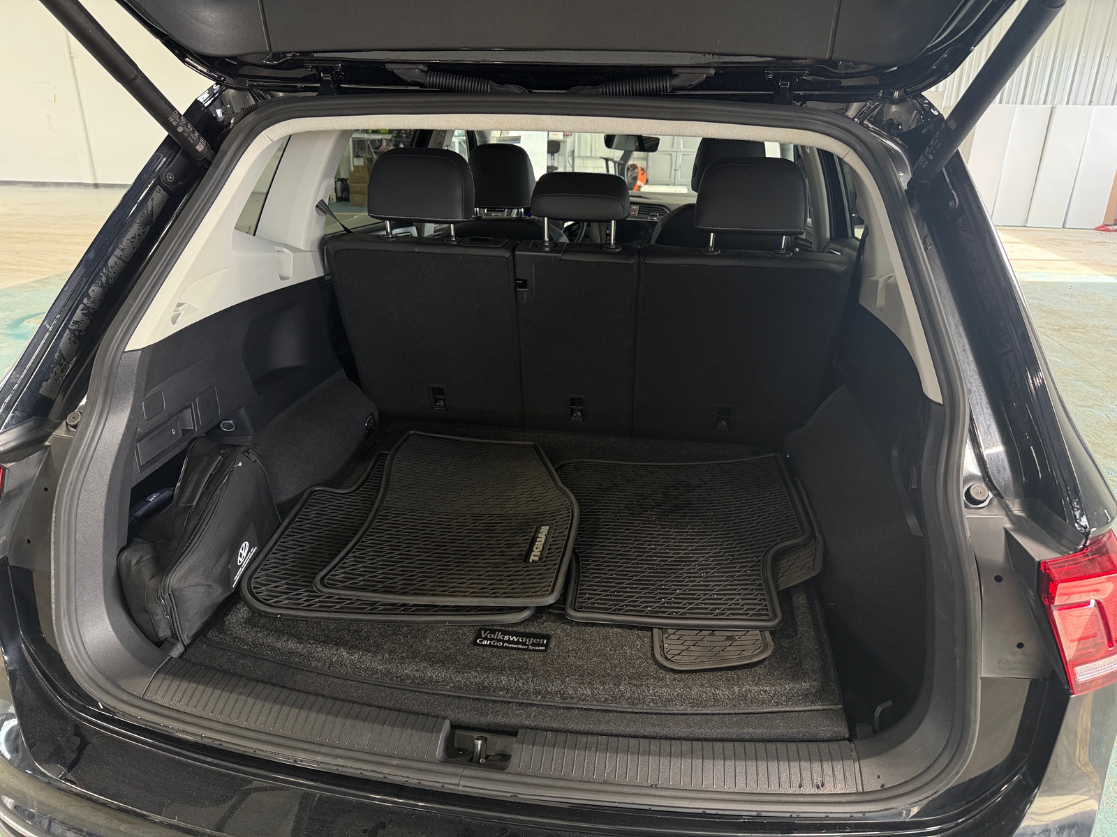 Thumbnail: 2022 Volkswagen Tiguan - 6