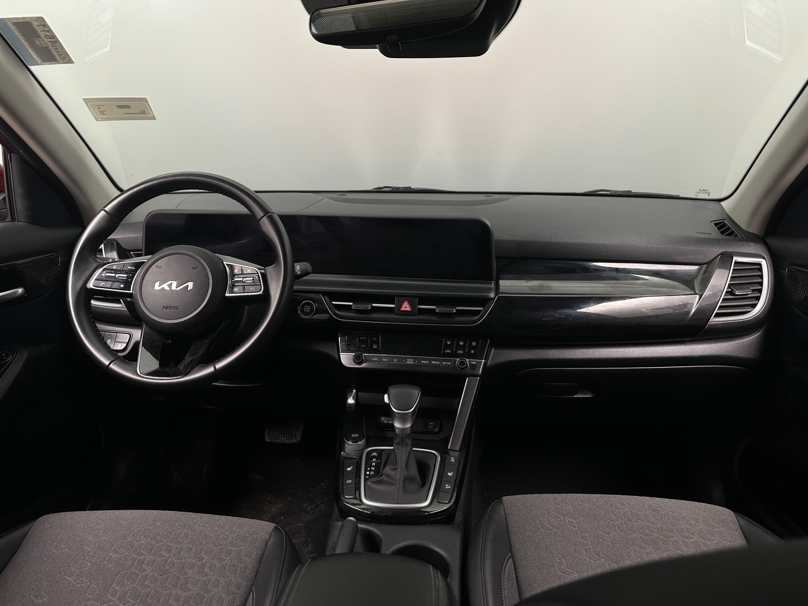 Thumbnail: 2024 Kia Seltos - 2