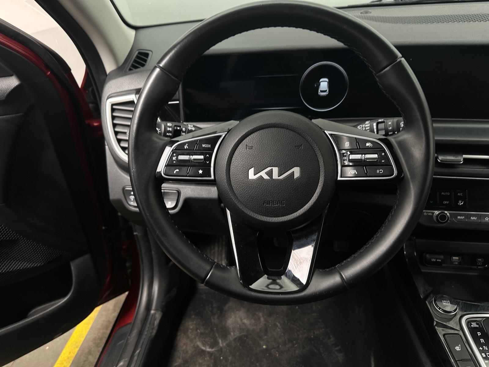 Thumbnail: 2024 Kia Seltos - 4