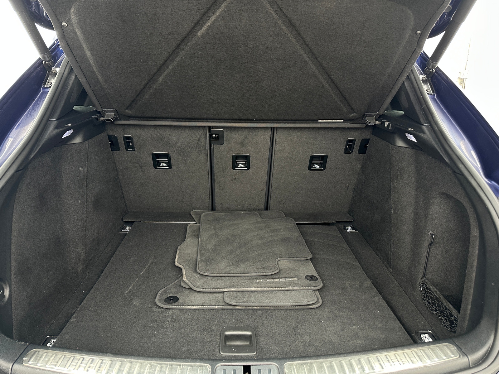 Thumbnail: 2023 Porsche Macan - 6