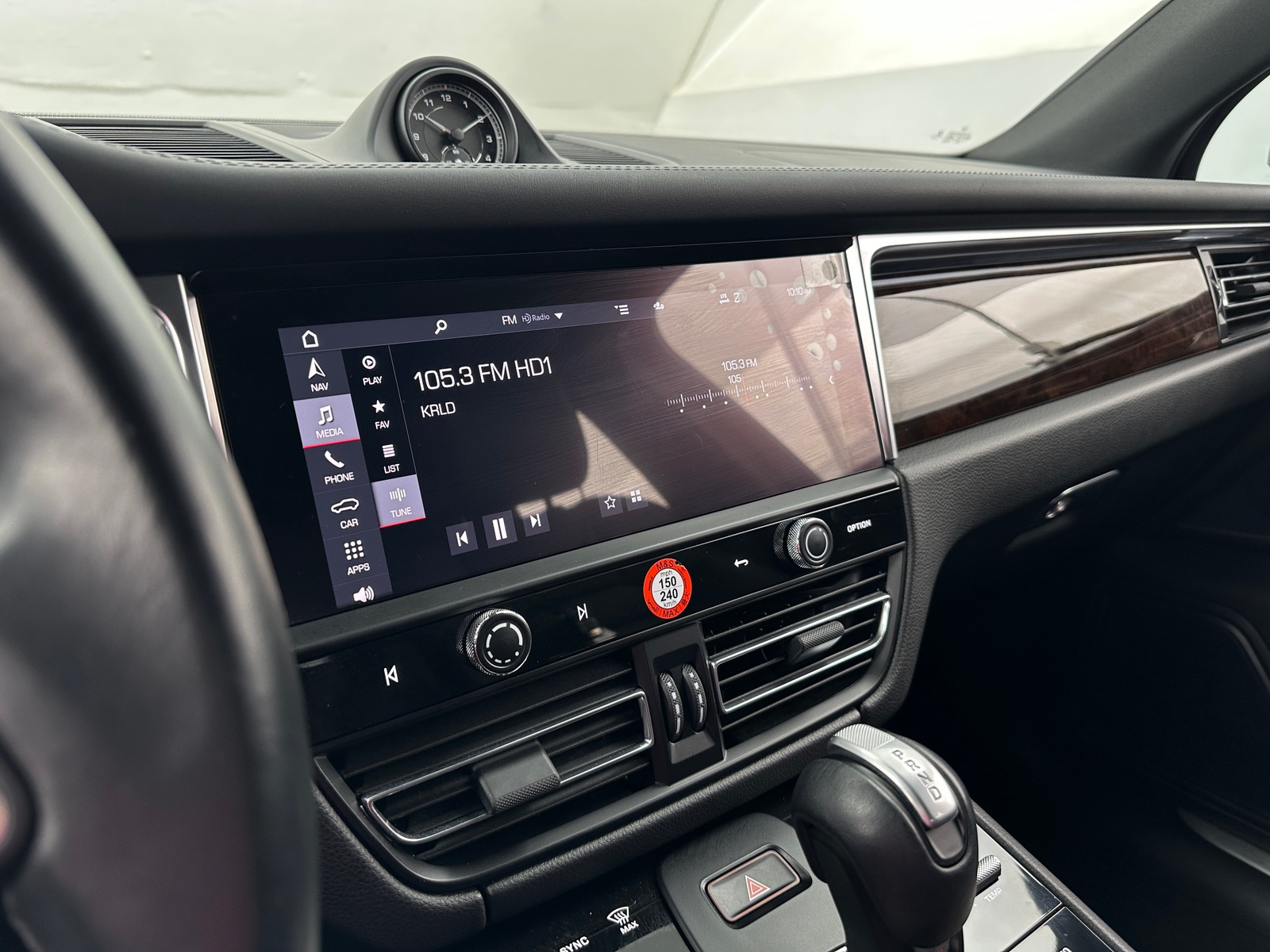 Thumbnail: 2023 Porsche Macan - 3