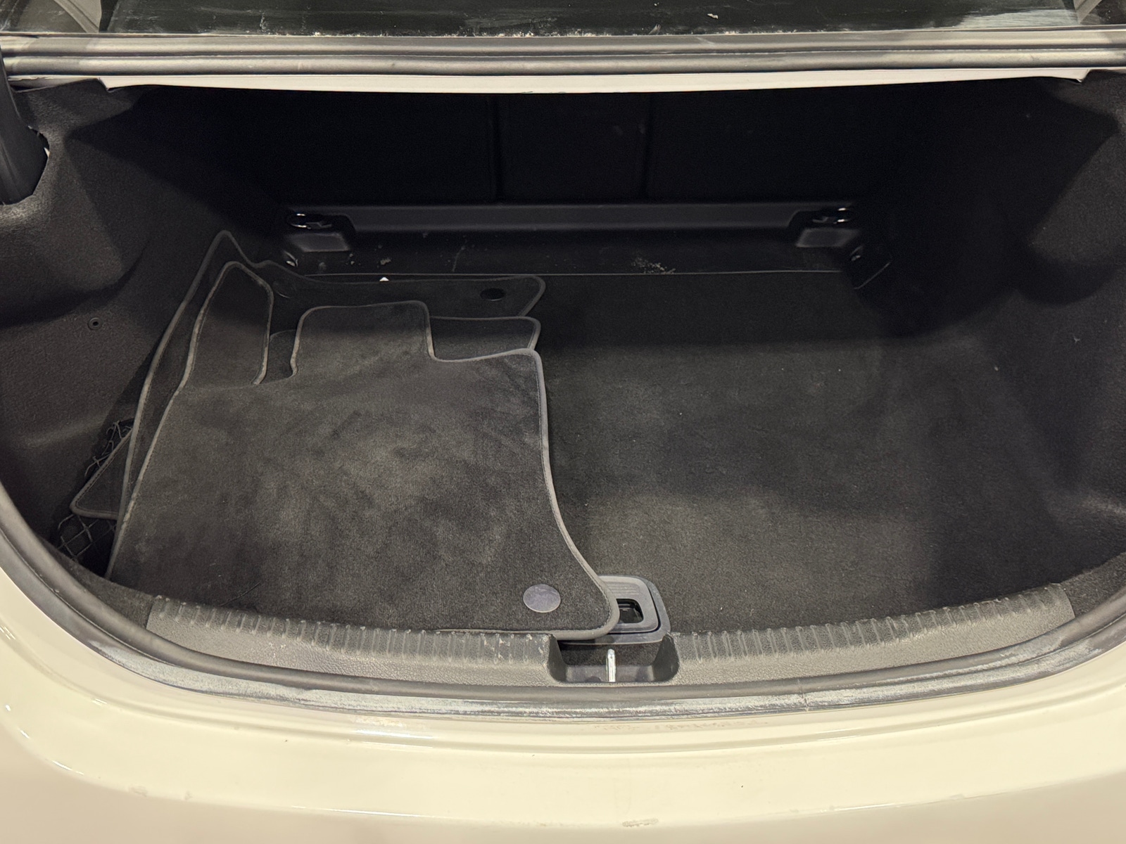 Thumbnail: 2024 Mercedes-Benz C-Class - 6