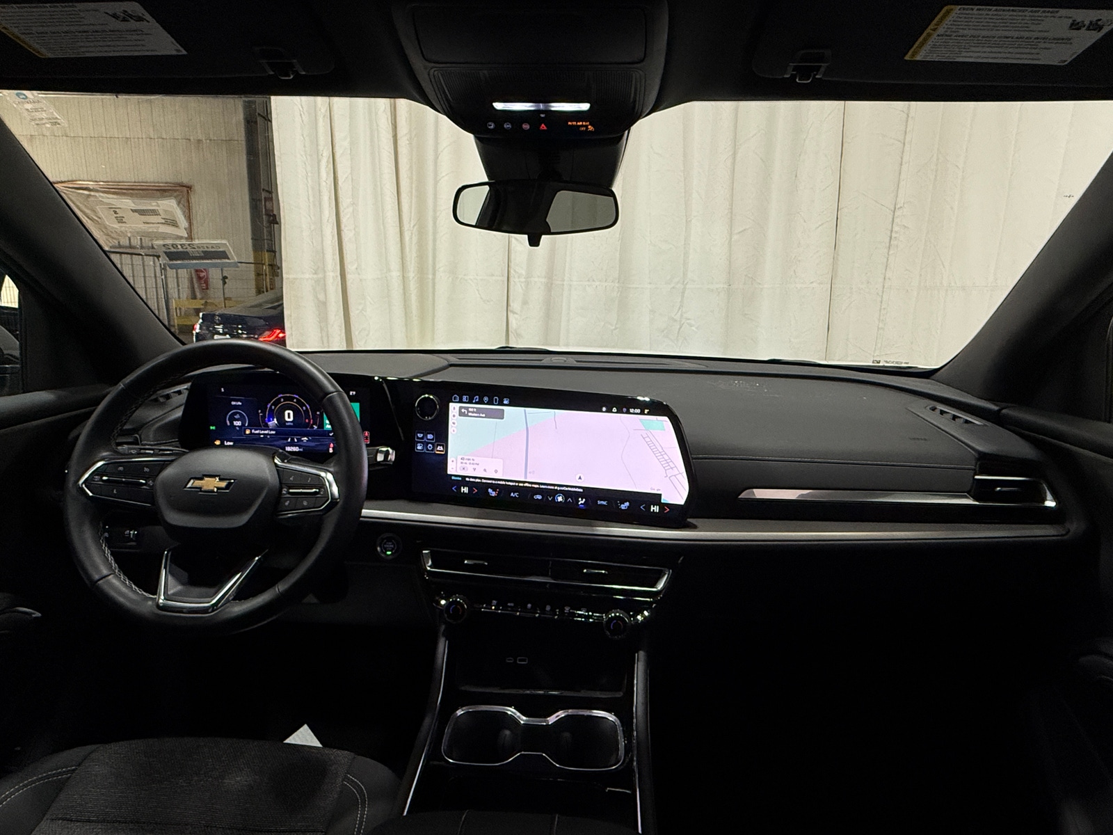 Thumbnail: 2025 Chevrolet Traverse - 3