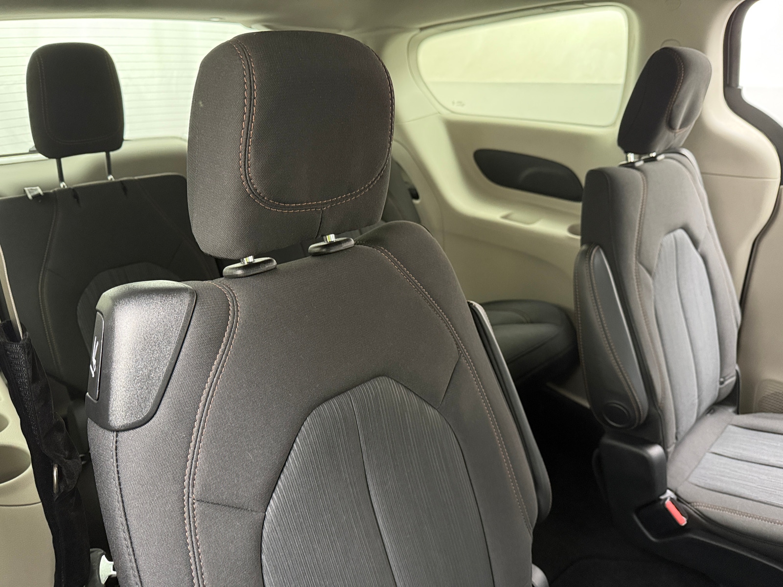 Thumbnail: 2020 Chrysler Pacifica - 6