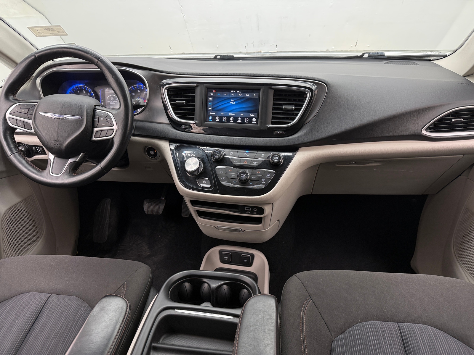 Thumbnail: 2020 Chrysler Pacifica - 3