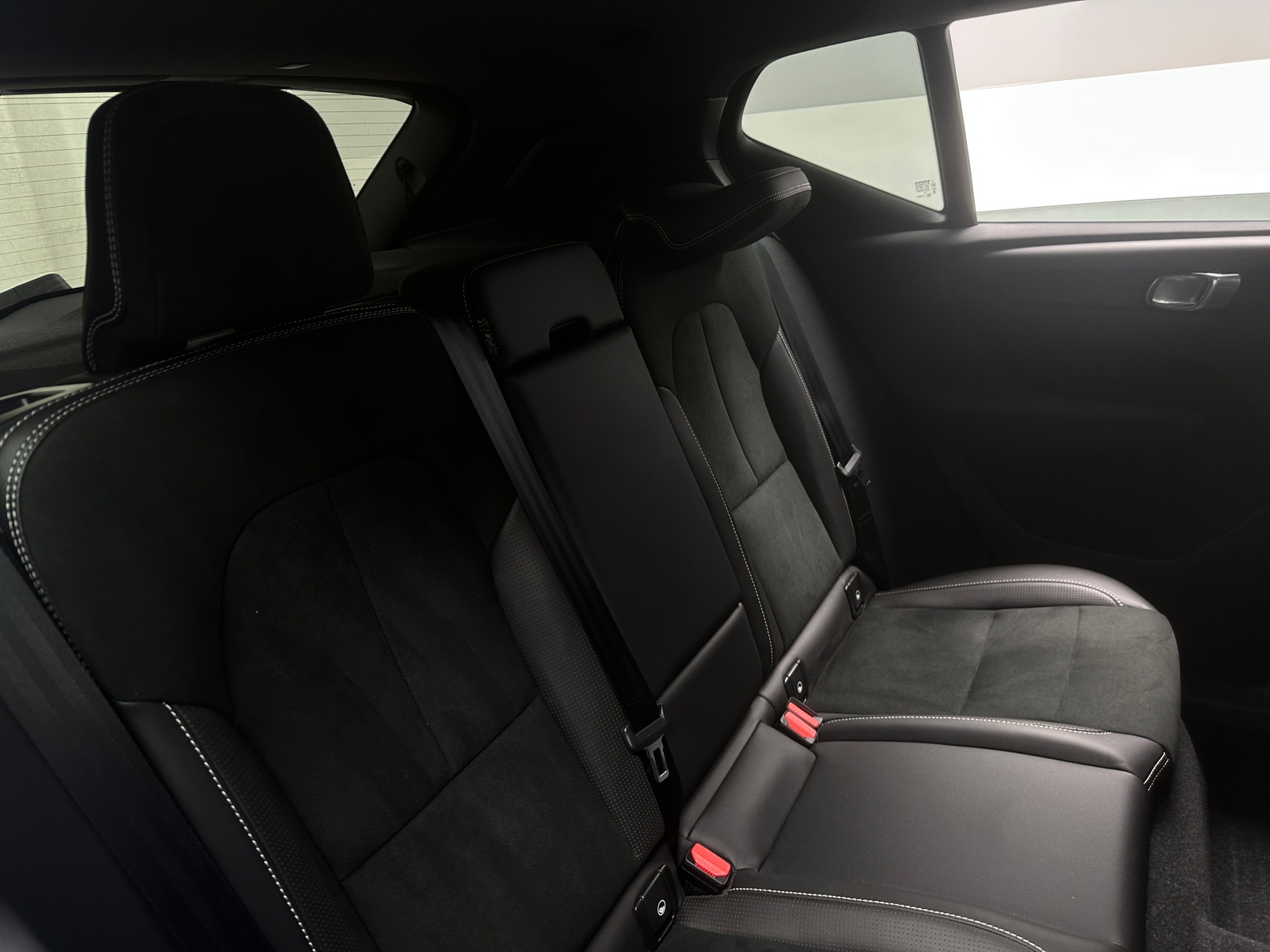 Thumbnail: 2021 Volvo XC40 - 5