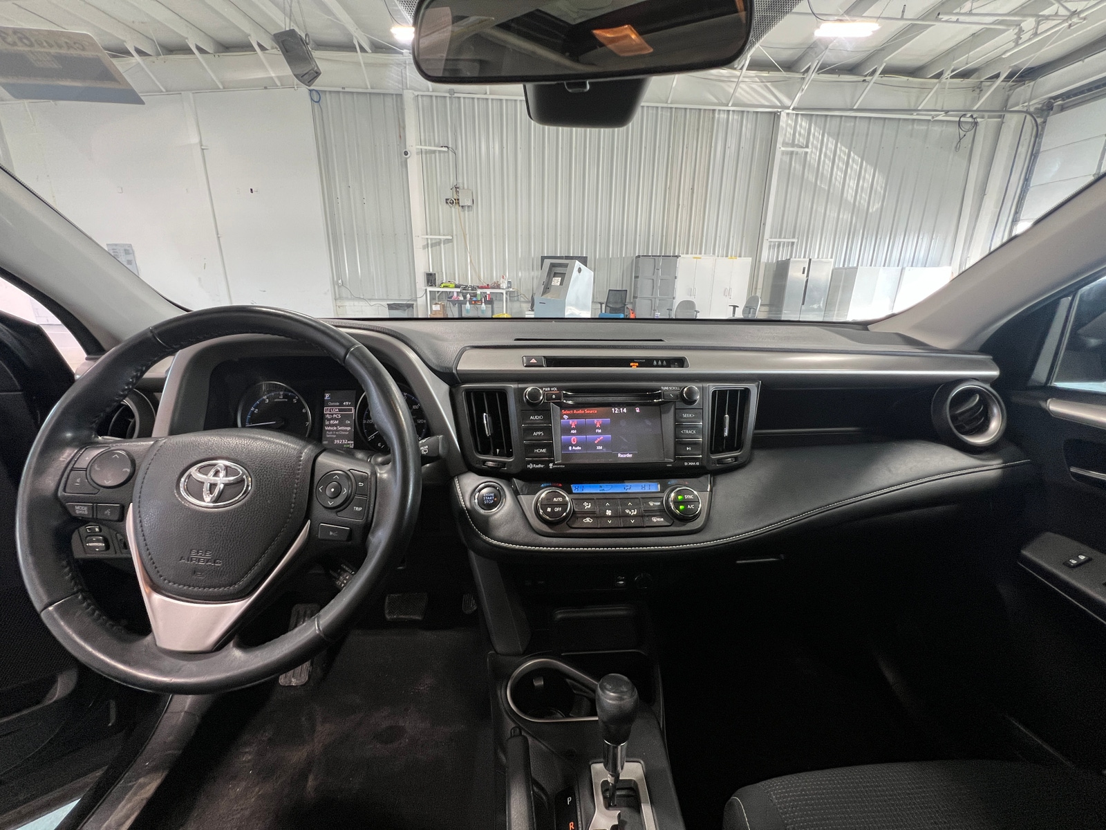 Thumbnail: 2018 Toyota RAV4 - 3