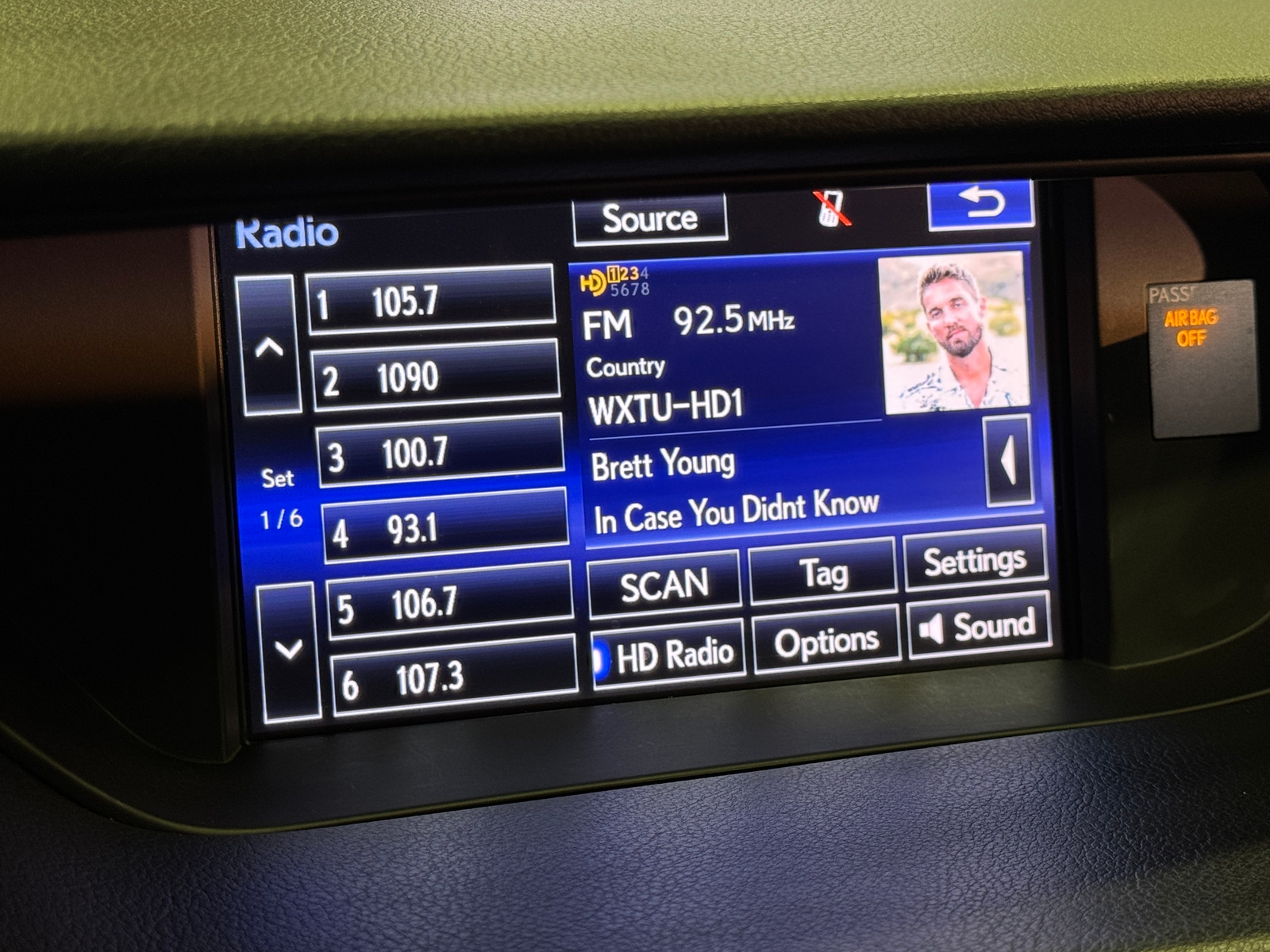 Thumbnail: 2015 Lexus ES - 3