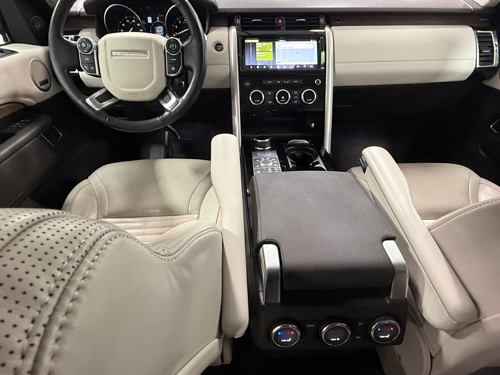 Thumbnail: 2017 Land Rover Discovery - 2