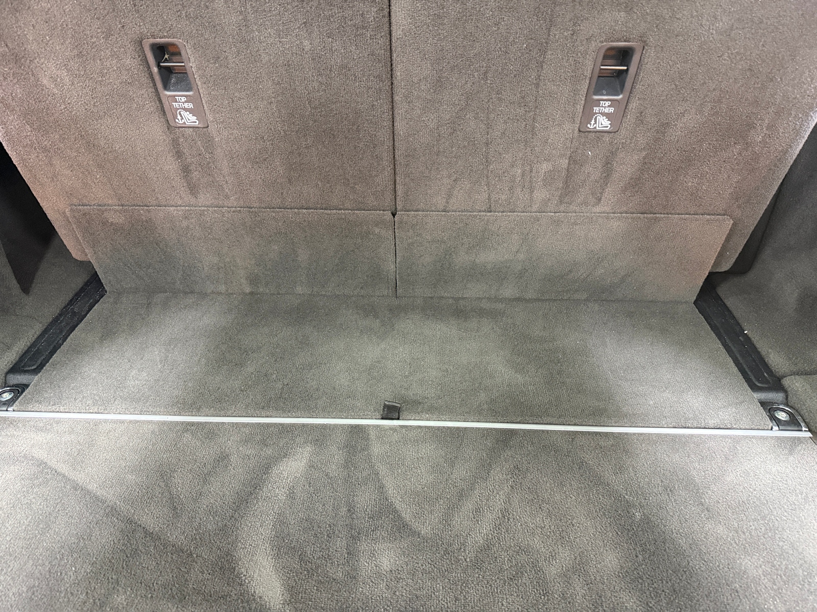 Thumbnail: 2017 Land Rover Discovery - 6