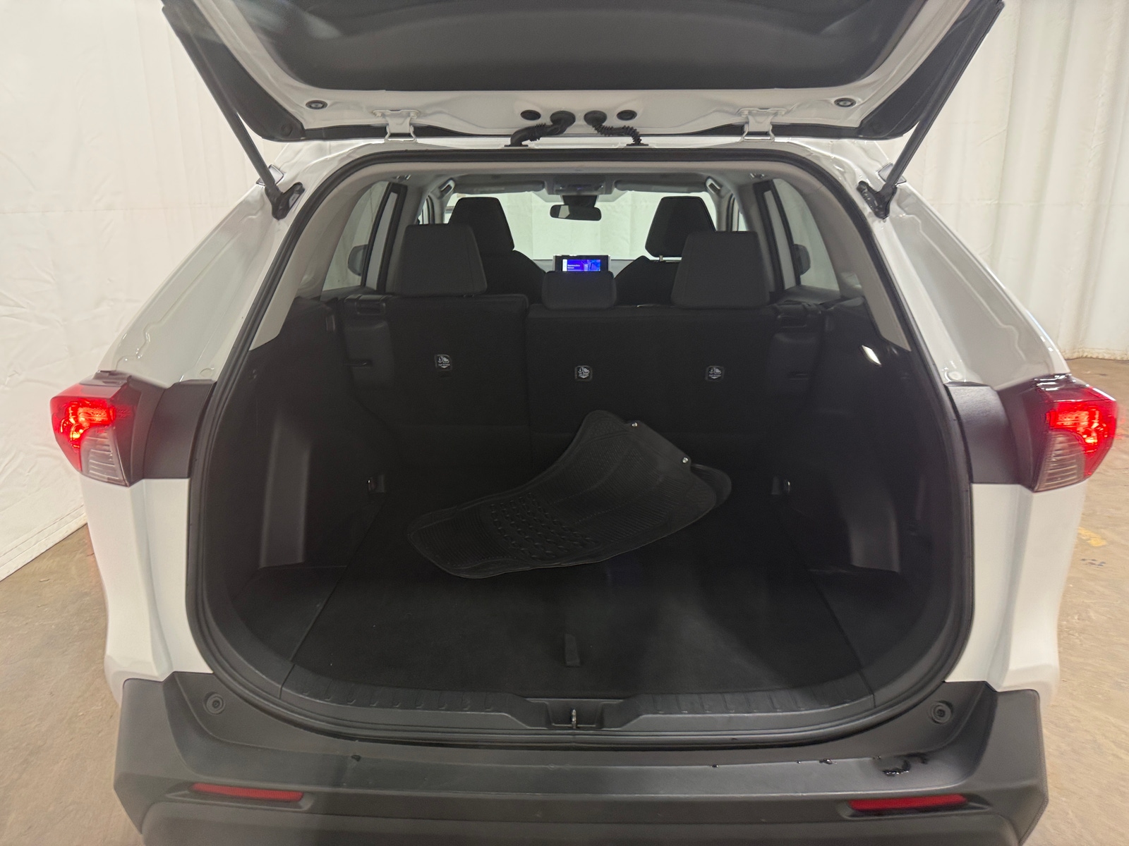 Thumbnail: 2025 Toyota RAV4 - 7