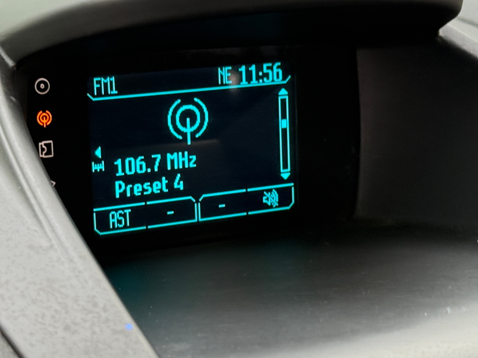 Thumbnail: 2015 Ford Fiesta - 4