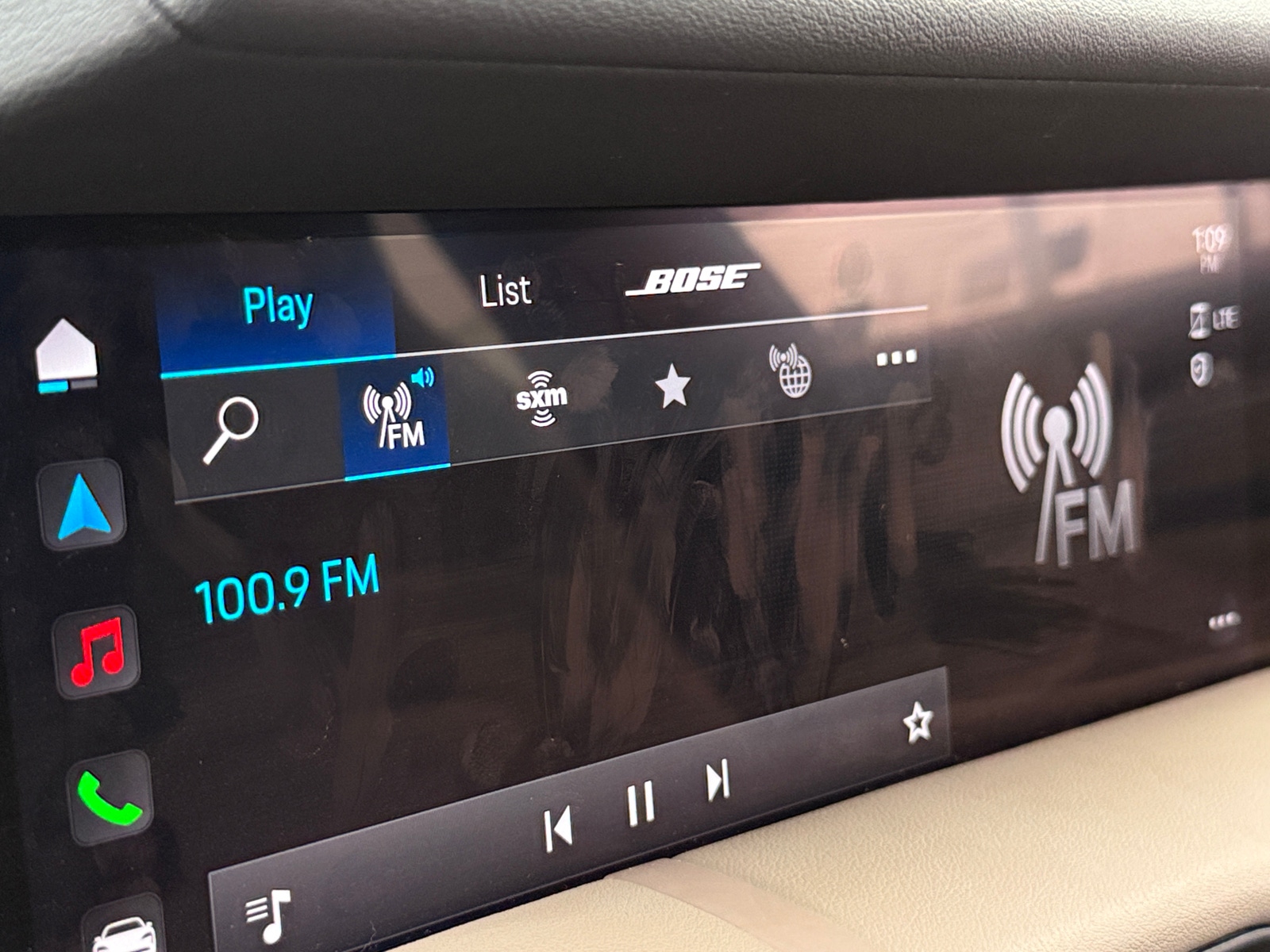 Thumbnail: 2023 Porsche Taycan - 3