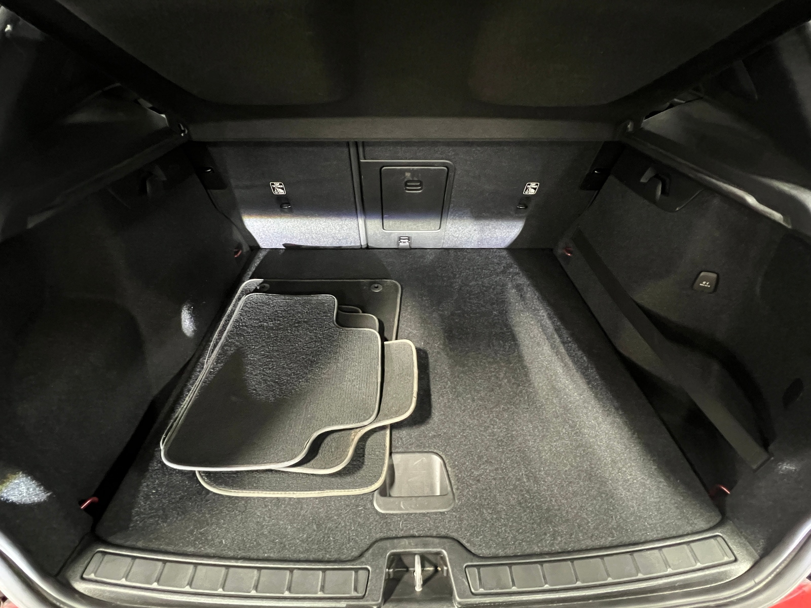 Thumbnail: 2020 Volvo XC40 - 6