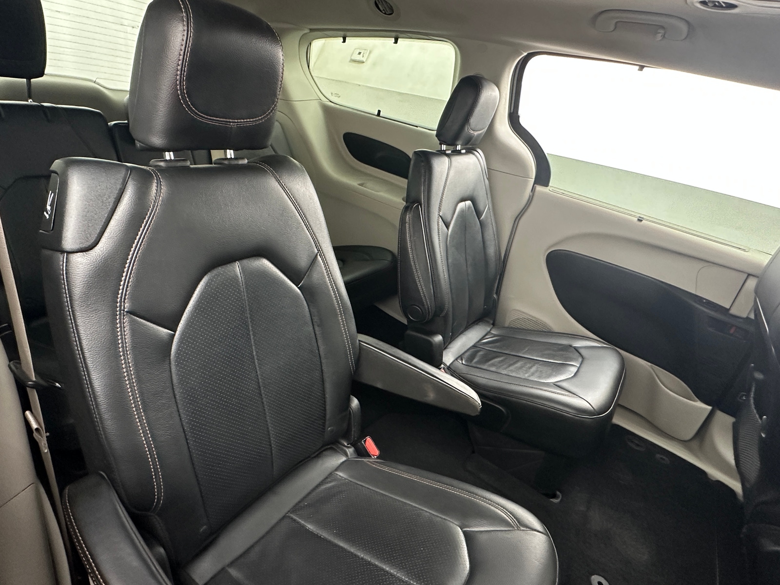 Thumbnail: 2020 Chrysler Pacifica - 5