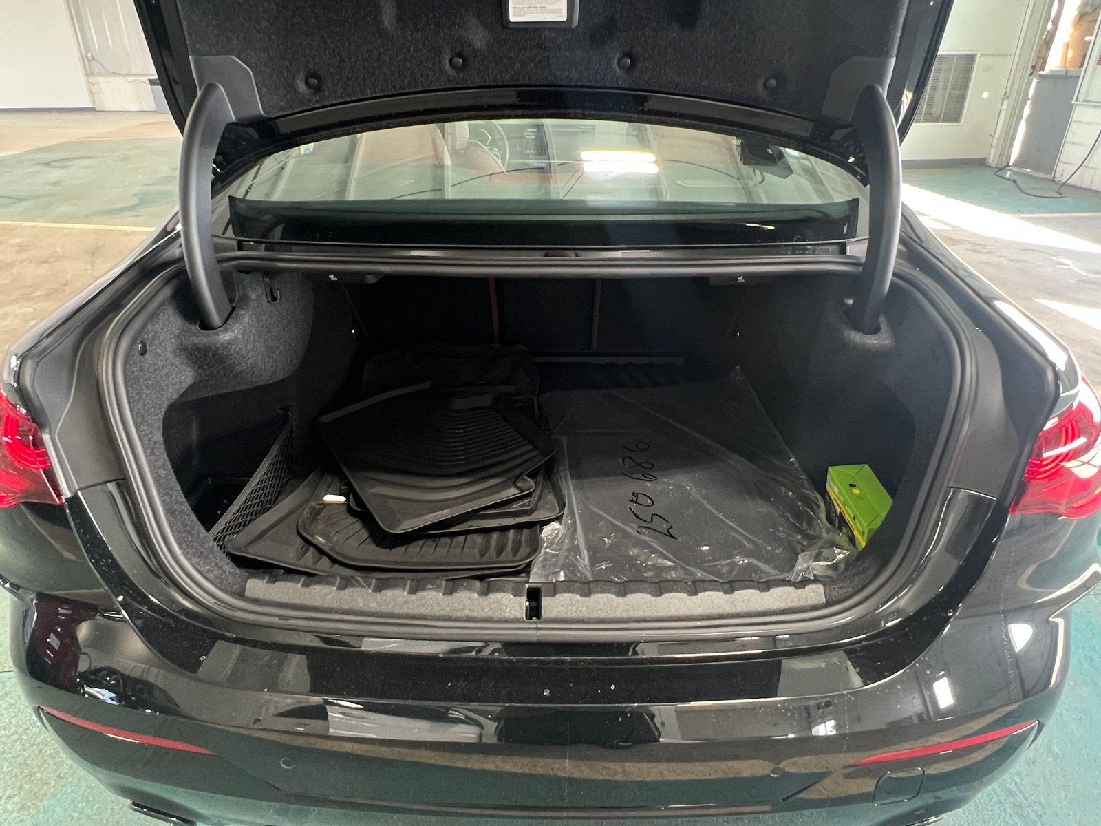 Thumbnail: 2025 BMW 4 Series - 6