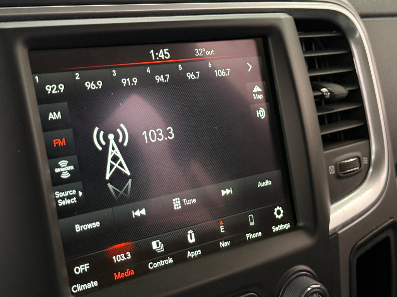 Thumbnail: 2023 RAM 1500 Classic - 4