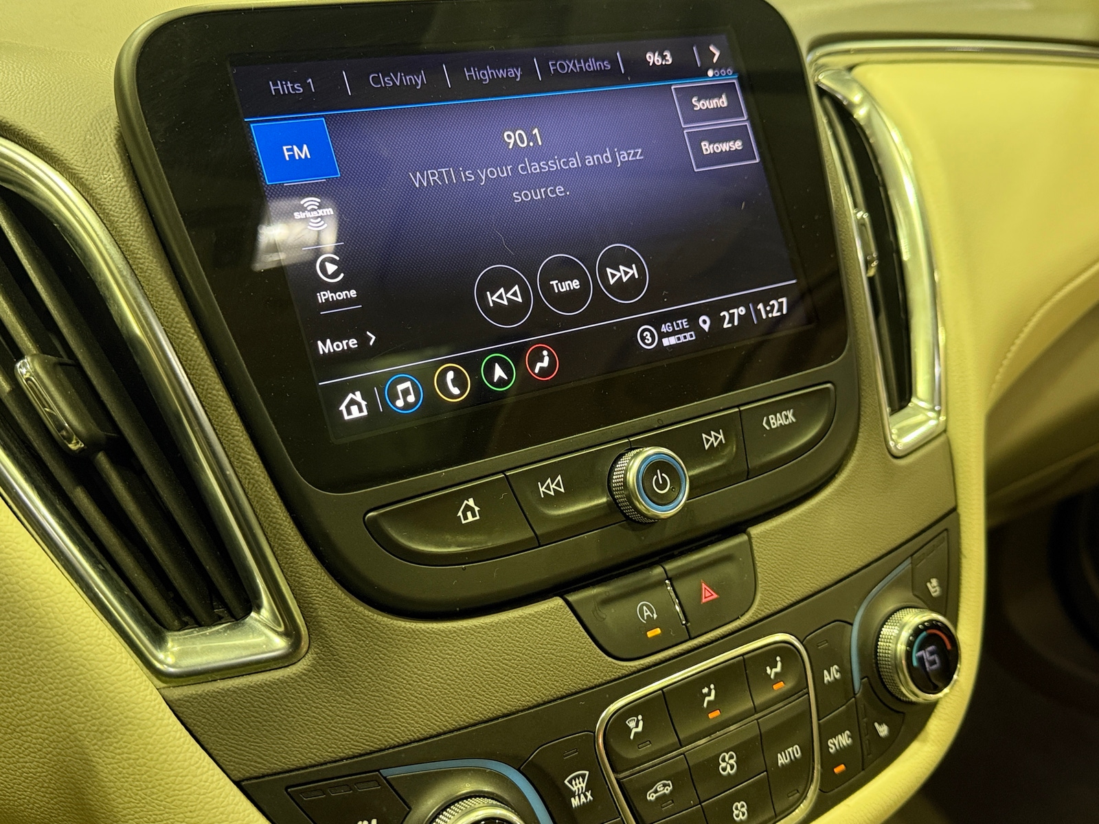 Thumbnail: 2024 Chevrolet Malibu - 3