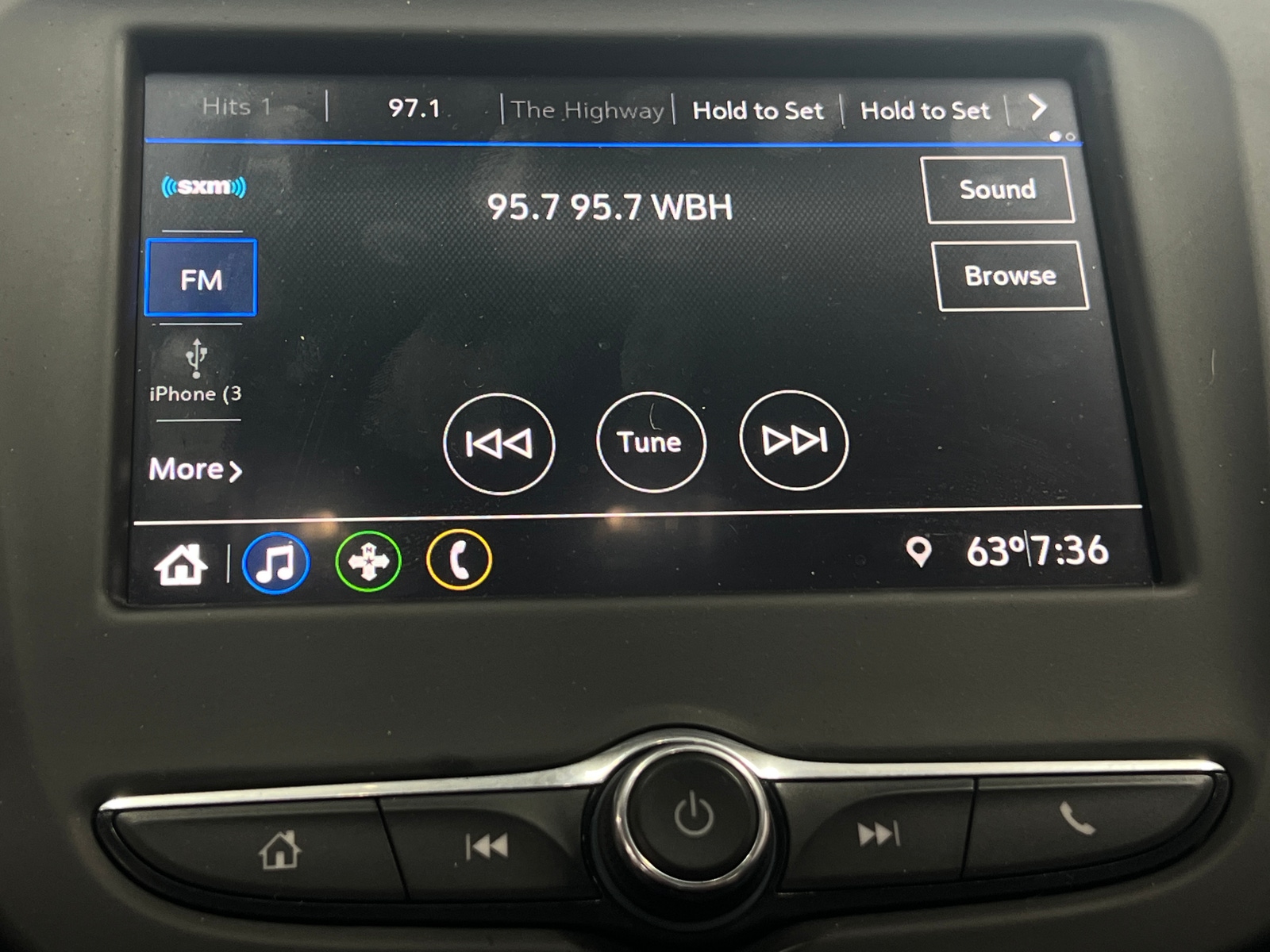 Thumbnail: 2021 Chevrolet Equinox - 4