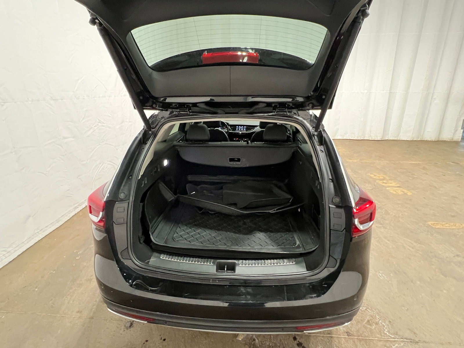 Thumbnail: 2019 Buick Regal - 6