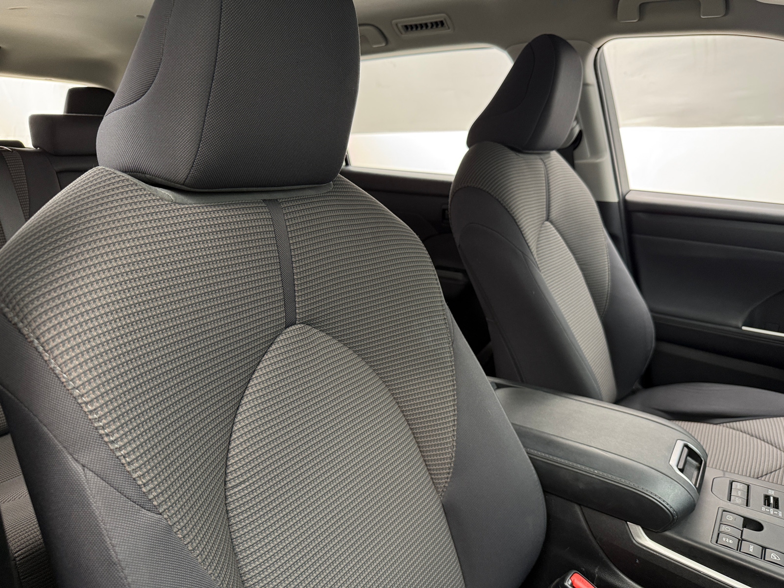 Thumbnail: 2024 Toyota Highlander - 2