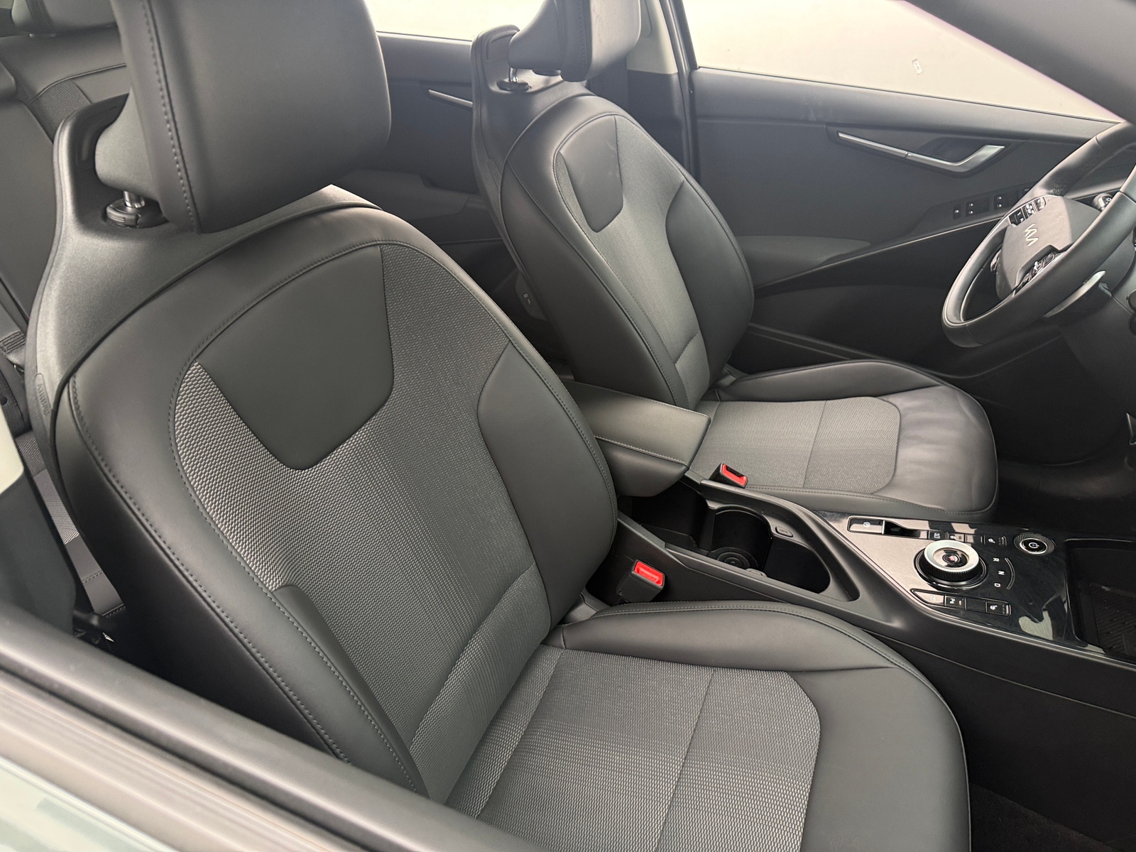 Thumbnail: 2023 Kia Niro - 2