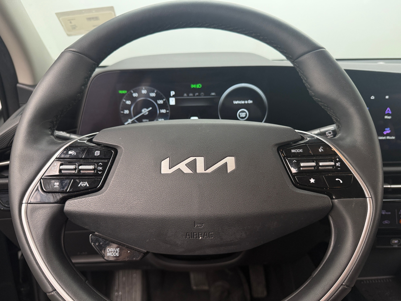 Thumbnail: 2023 Kia Niro - 5