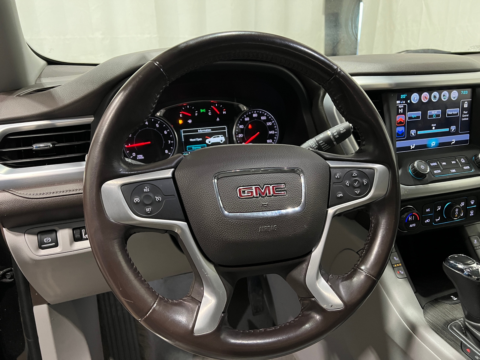 Thumbnail: 2018 GMC Acadia - 4