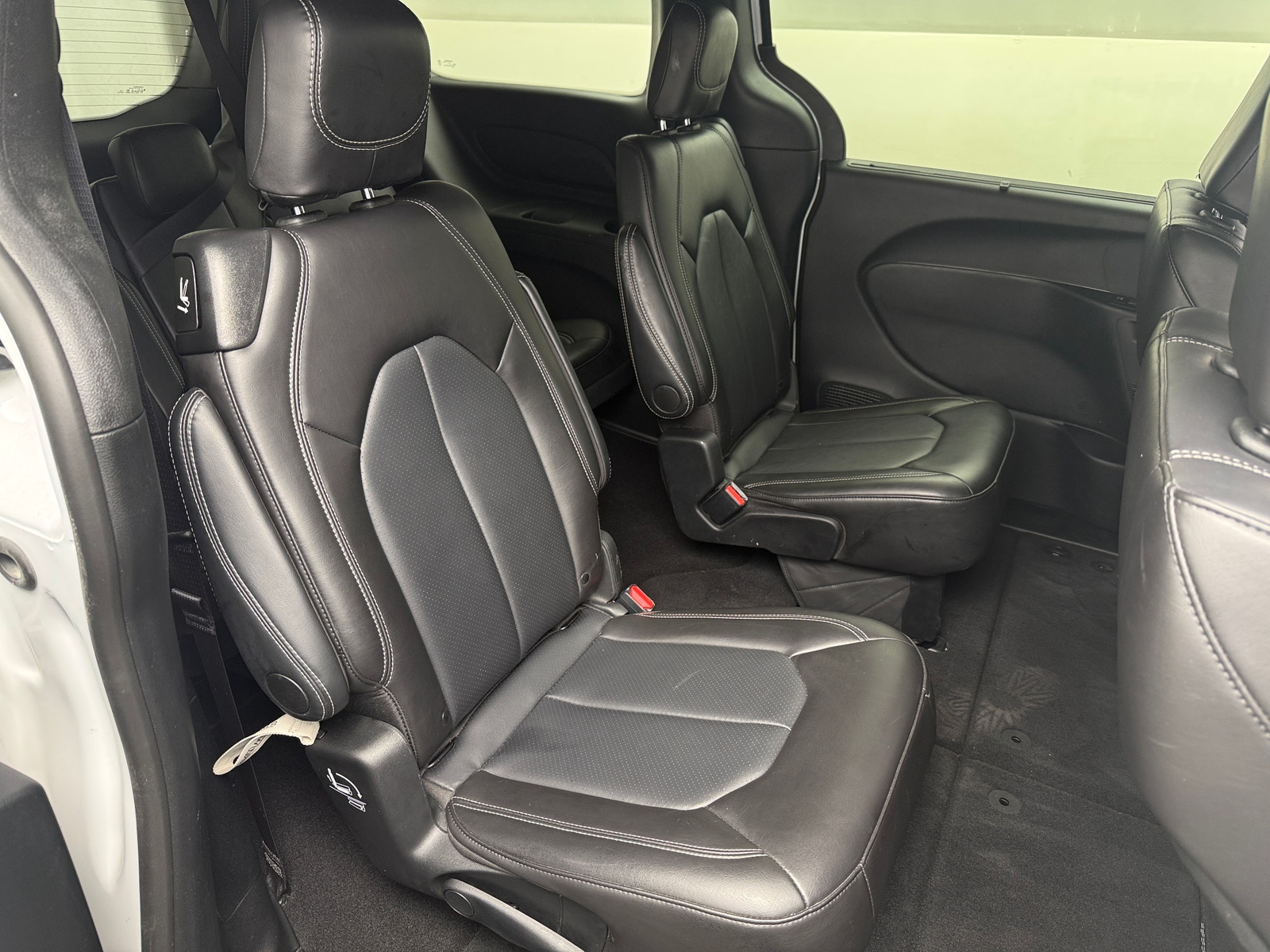 Thumbnail: 2025 Chrysler Pacifica - 5