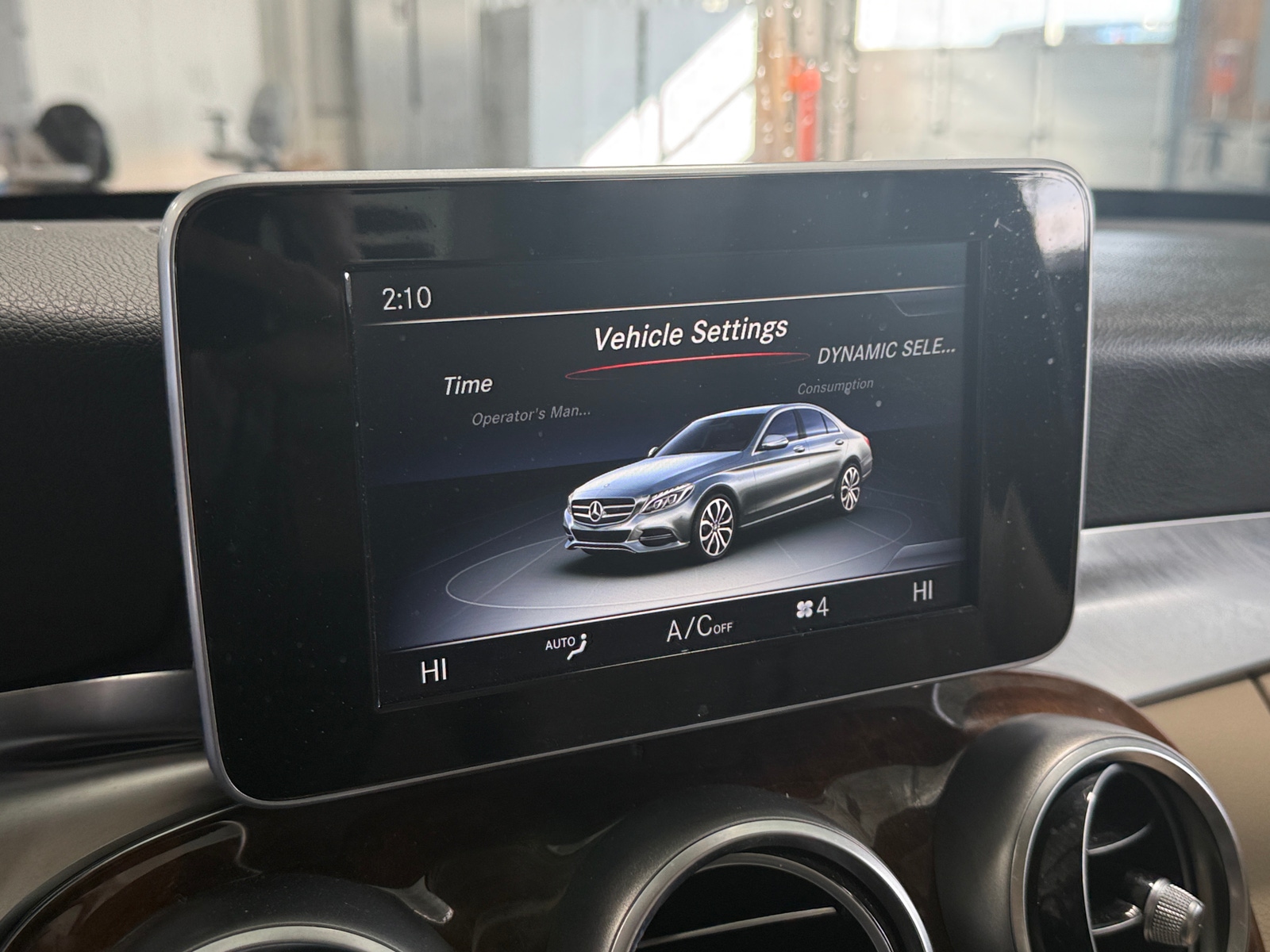 Thumbnail: 2016 Mercedes-Benz C-Class - 3